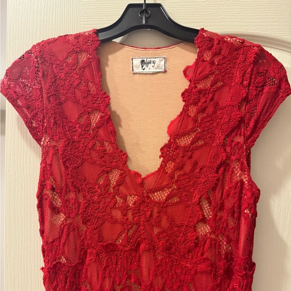 Nightcap by Carisa Rene Lace Gown - Picture 5 of 8